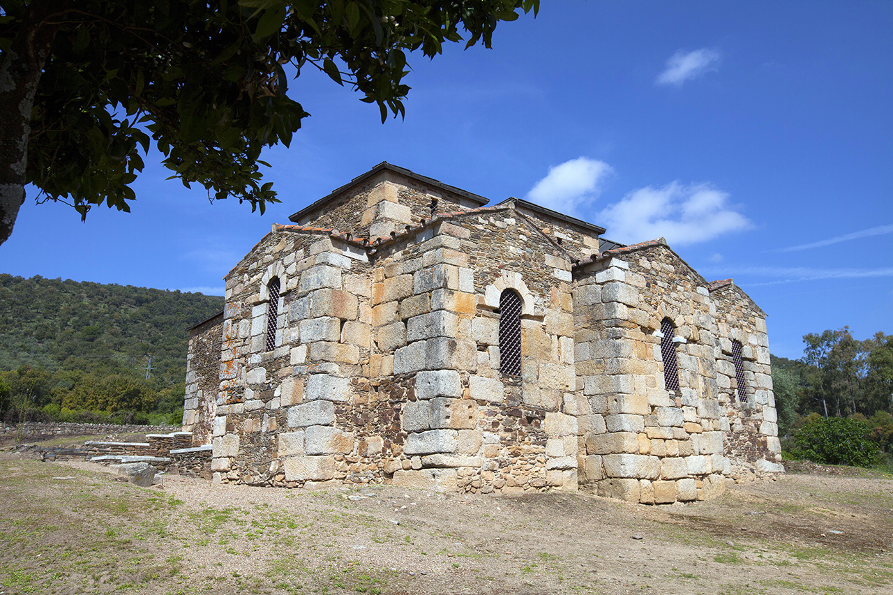 Basílica visigoda de Alcuéscar